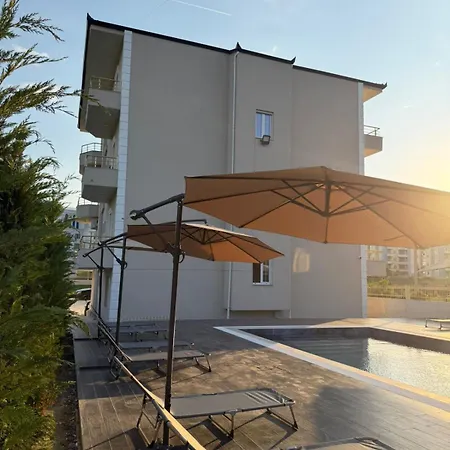 Arkej Pool Golem (Tirana)