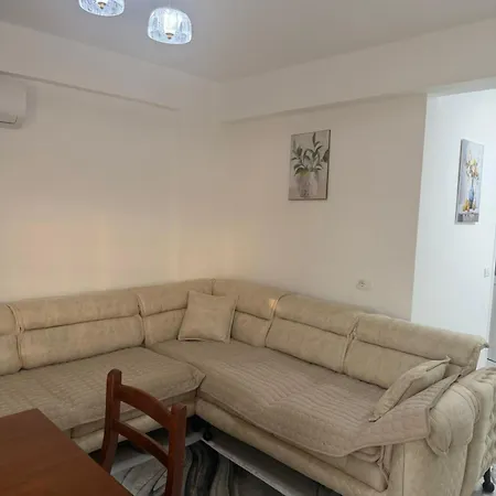 Arkej Pool Appart hôtel Golem (Tirana)