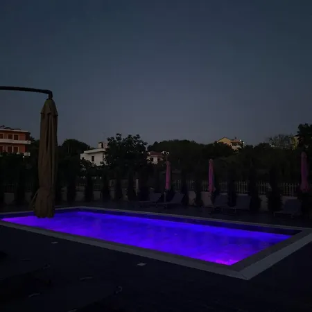 Arkej Pool *